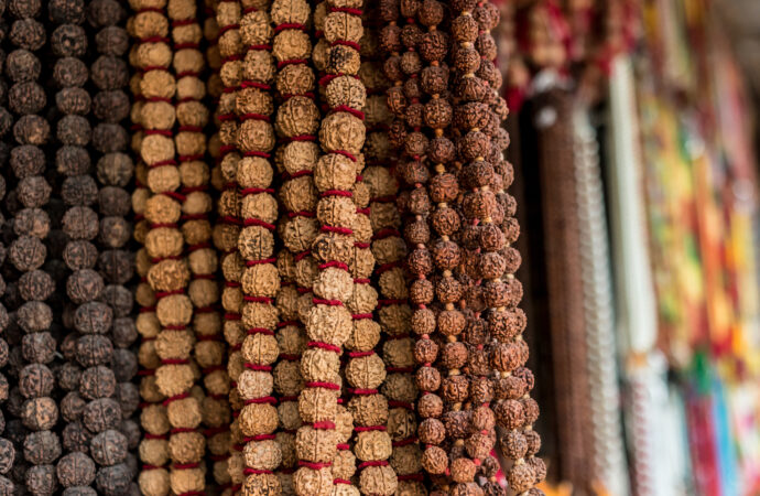 Die Symbolik von Rudraksha-Perlen und ihre Pflege