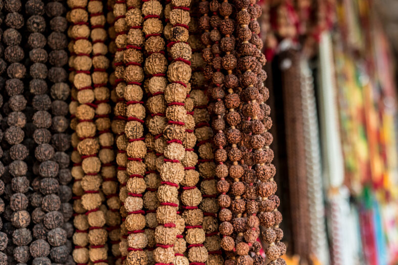 Die Symbolik von Rudraksha-Perlen und ihre Pflege